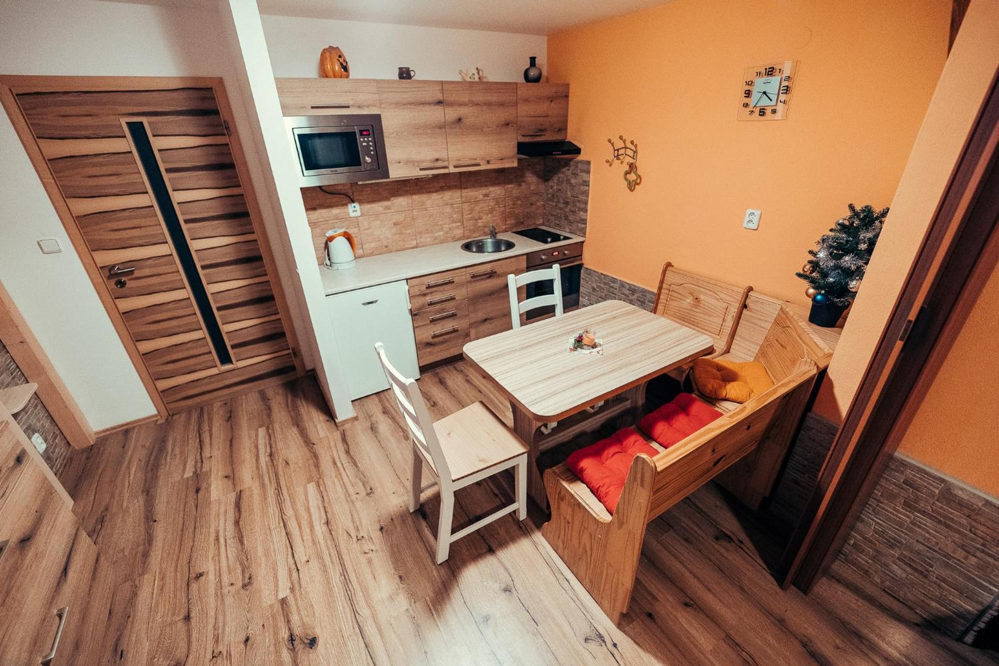 Apartmany Domino Zelezna Ruda Bagian luar foto