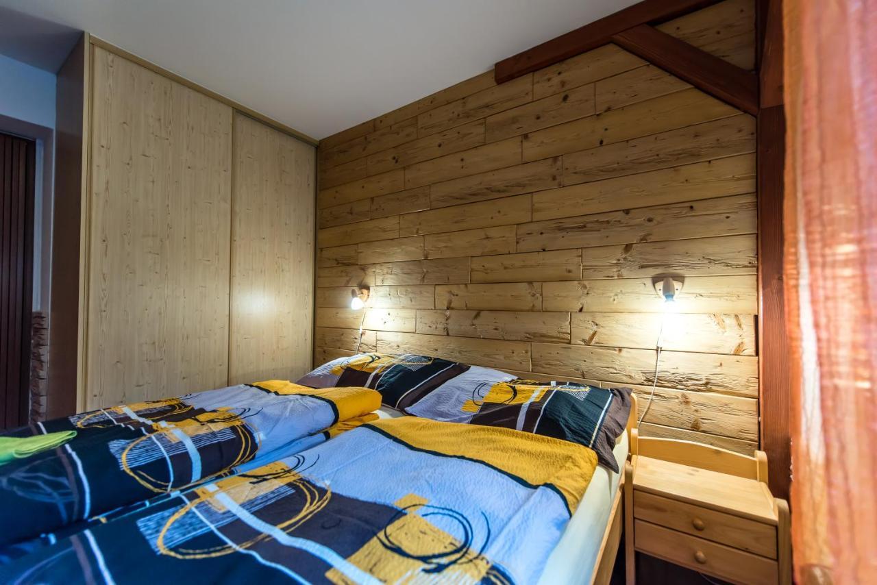 Apartmany Domino Zelezna Ruda Bagian luar foto