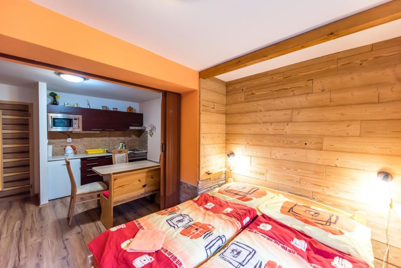 Apartmany Domino Zelezna Ruda Bagian luar foto