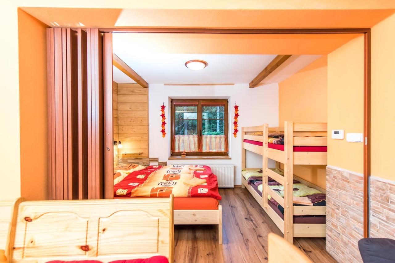 Apartmany Domino Zelezna Ruda Bagian luar foto