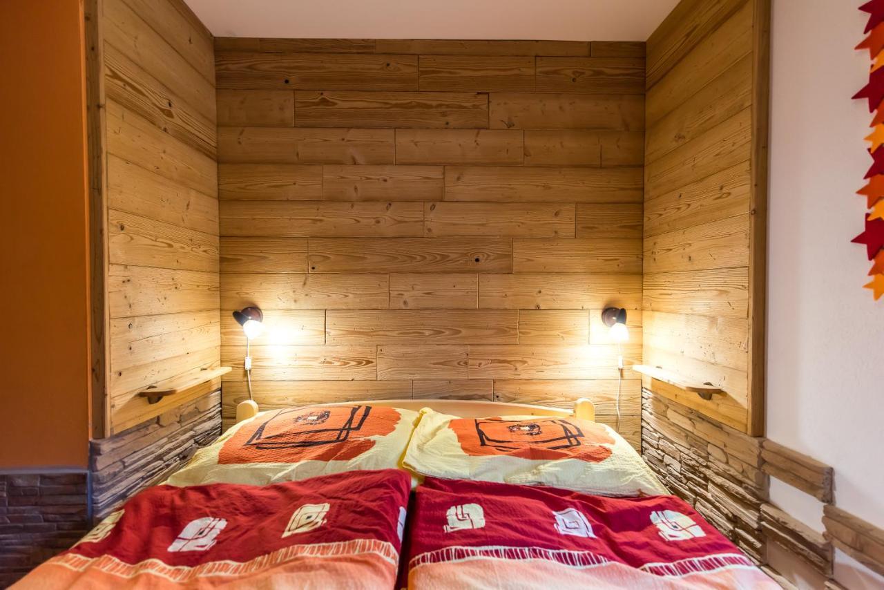 Apartmany Domino Zelezna Ruda Bagian luar foto